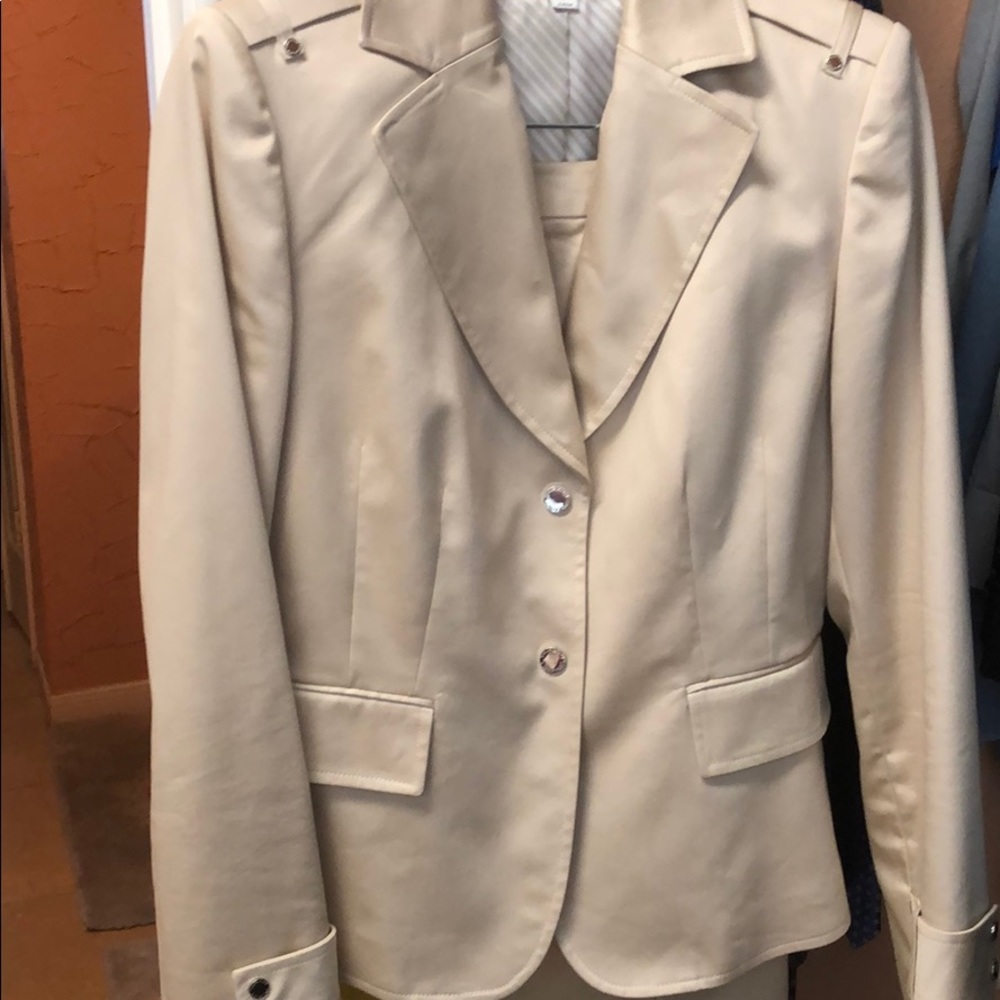 Pant suit